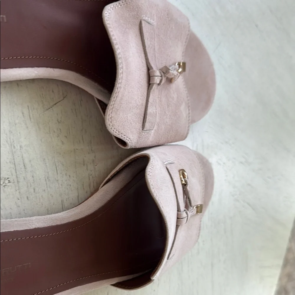 Pink Mules with Gold Buckle and Suede Finish - Picture 4 of 5